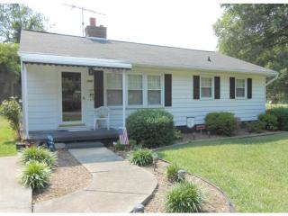 709 Phillips St, Burlington, NC 27217-6051
