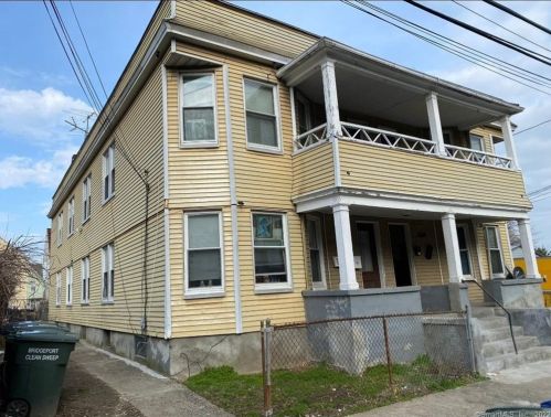 98 Miles St, Bridgeport, CT 06607-2112