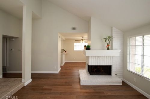 73 Woodleaf, Irvine CA  92614-7081 exterior