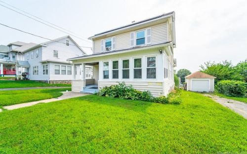 260 Ridgefield Ave, Bridgeport, CT 06610-2815