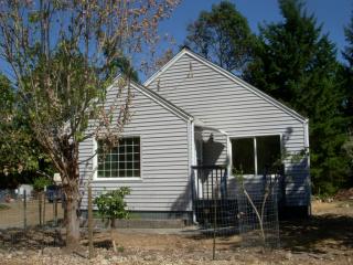 5135 Werner Rd, Bremerton, WA 98312-3326