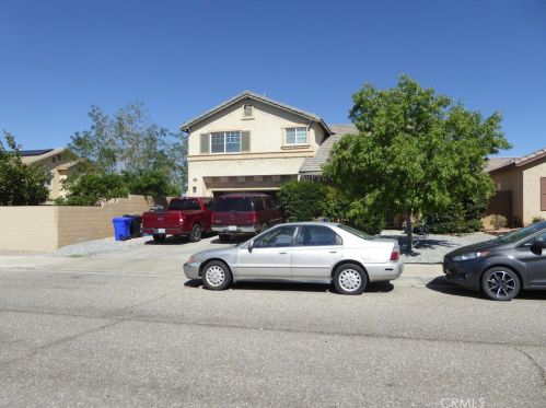 13593 Boulder Ln, Victorville, CA 92392-8383