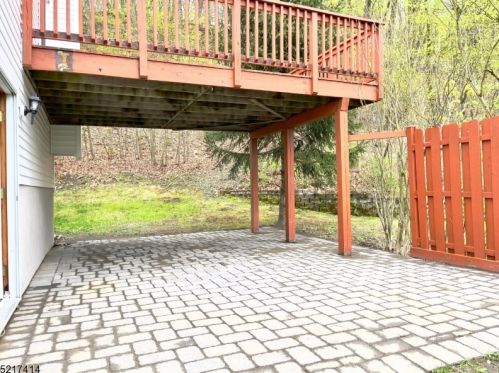 69 Layton Rd, Wantage NJ  07461-3311 exterior