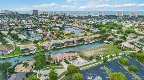 773 Holly Ct, Marco Island FL  34145-1915 exterior