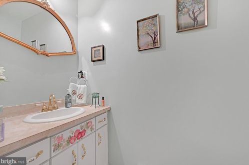 826 Pinewood Dr, Primrose PA 17901-9544 exterior