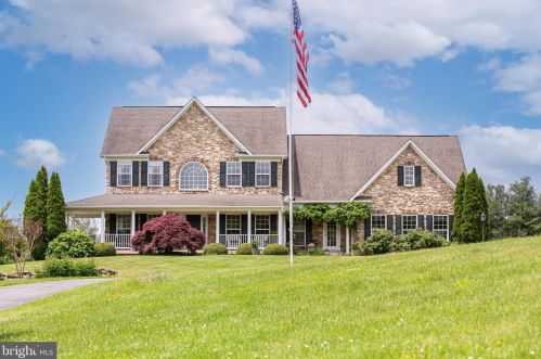 14295 Pinot Noir Ln, Purcellville, VA 20132-1765