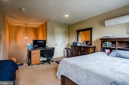 222 Clarkdale Ln, Gilbertsville PA  19525-9357 exterior