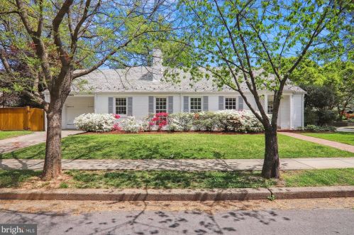 5201 39th St, Washington, DC 20015-1909