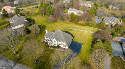 19 Deerfield Rd, Lancaster, PA 17603-9609
