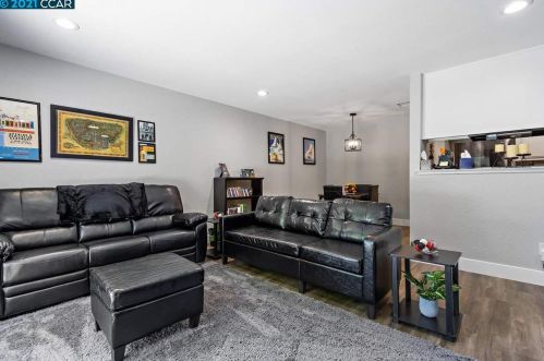 57 Meadowbrook Ave, West Pittsburg CA  94565-5550 exterior