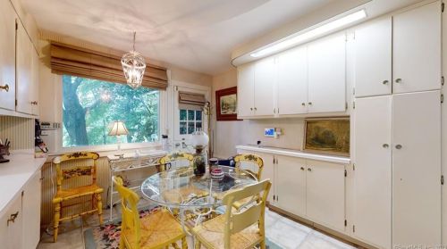 541 Lincoln St, New Britain CT 06052-1802 exterior