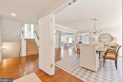 9106 Meadowcreek Ln, Lorton VA  22079-3238 exterior