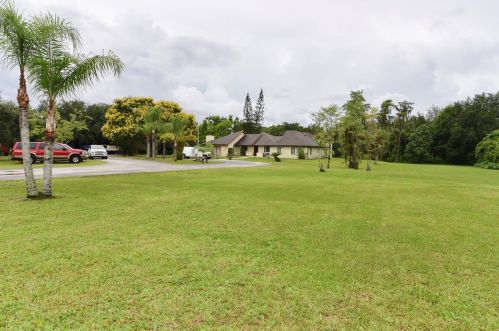 3500 Boggy Crk Rd, Kissimmee FL 34744-9413 exterior