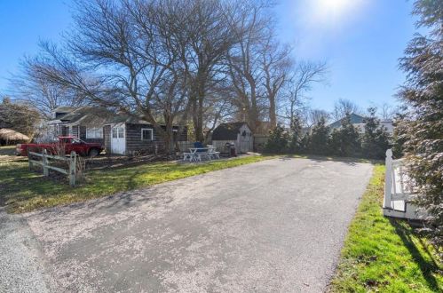 836 Point Judith Rd, South Kingstown RI  02882-5174 exterior