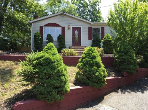 83 Sound Beach Blvd, Scotts Beach, NY 11789-3146