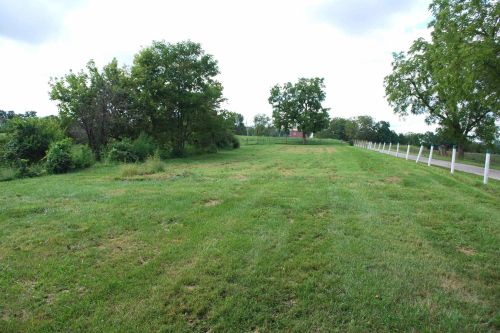684 Bluegrass Rd, Bladeston, KY 41004-8295