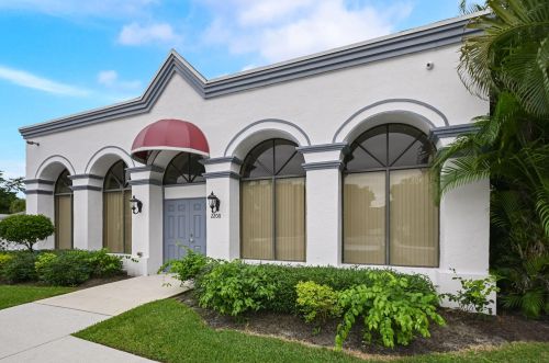 104 Sunshine Blvd, West Palm Beach FL  33411-1208 exterior