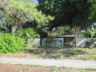 2131 7th St, Sarasota, FL 34237-4317