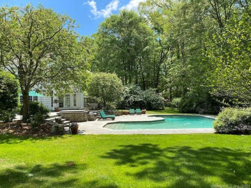 229 Lost District Dr, New Canaan, CT 06840-2010