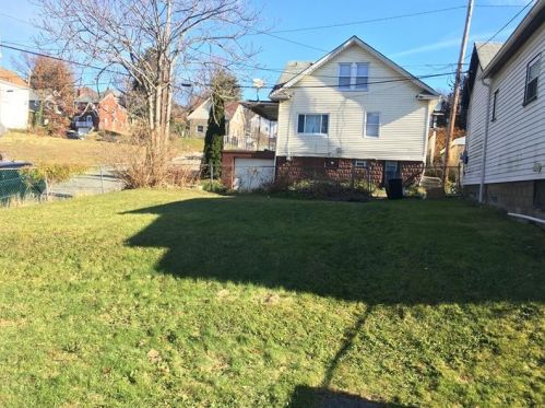 1298 Woodmont Ave, New Kensington PA  15068-5537 exterior