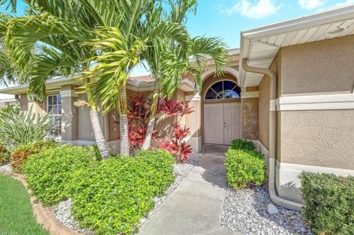 139 30th Ter, Cape Coral, FL 33904-3491