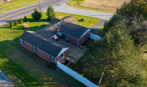 124 Millersville Rd, Lancaster PA  17603-4220 exterior