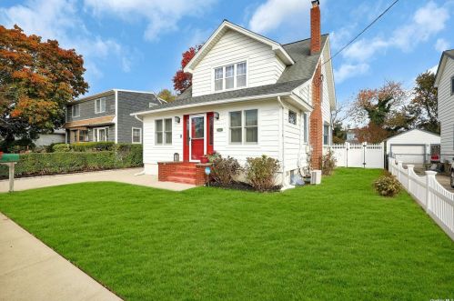 411 Midwood Ave, North Bellmore, NY 11710-4223