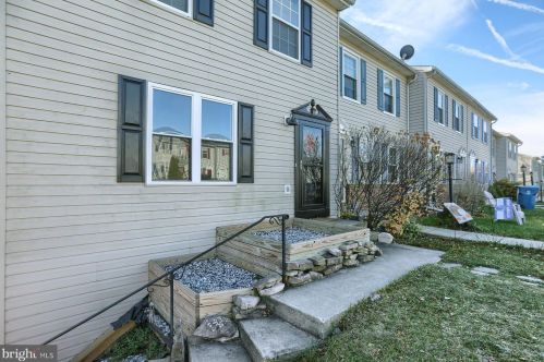 23 Red Barberry Dr, Etters PA  17319-9354 exterior