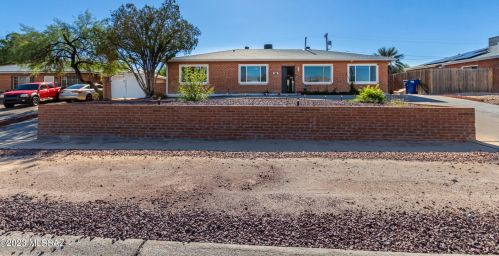 6574 Cooper St, Tucson, AZ 85710-1018