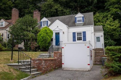 153 Orchard St, White Plains, NY 10604-1407