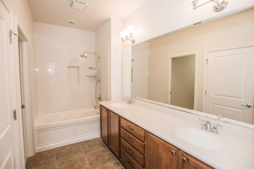 9950 Kennet Way, Elk Grove CA  95757-5118 exterior