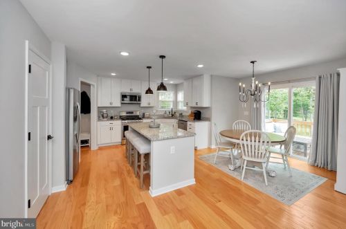122 Republic Ave, Locust Grove VA  22508-5146 exterior
