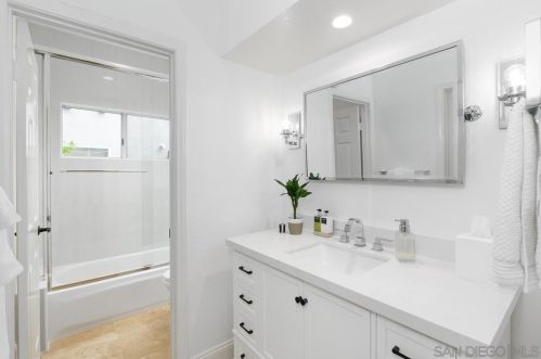 4780 Tarantella Ln, San Diego CA  92130-2466 exterior