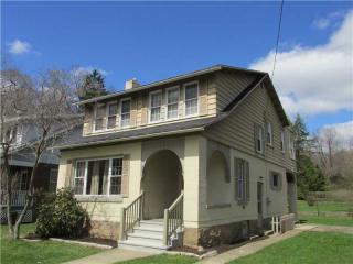 110 Charles St, Butler, PA 16001-4313