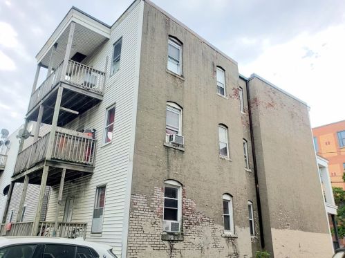 167 Walnut St, Chelsea MA  02150-2334 exterior