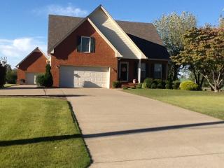 102 Willow Lake Dr, Portland, TN 37148-2438