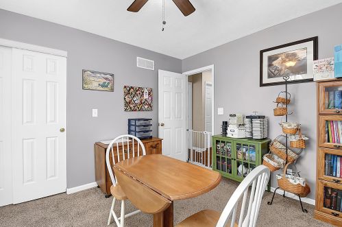 1884 Shoshone Dr, London OH  43140-9020 exterior