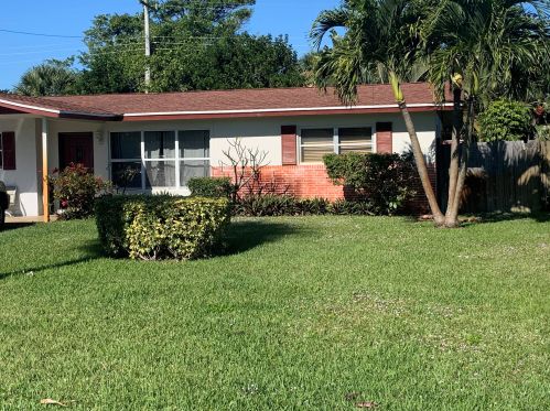 365 Garden Blvd, West Palm Beach, FL 33410-4879