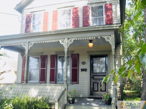 160 Main St, East Brunswick NJ  08816-4444 exterior