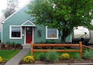 415 Hill St, Bend, OR 97701-2948