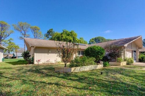 1650 Glengarry Dr, Palm Harbor, FL 34684-2334