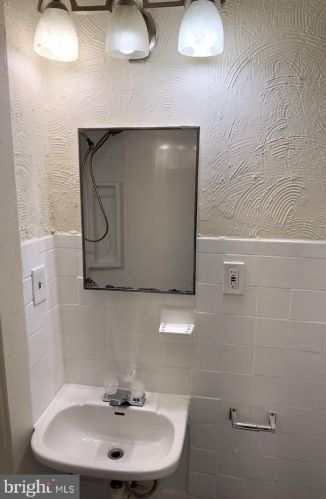 565 Pershing Ave, Lancaster PA  17602-4369 exterior