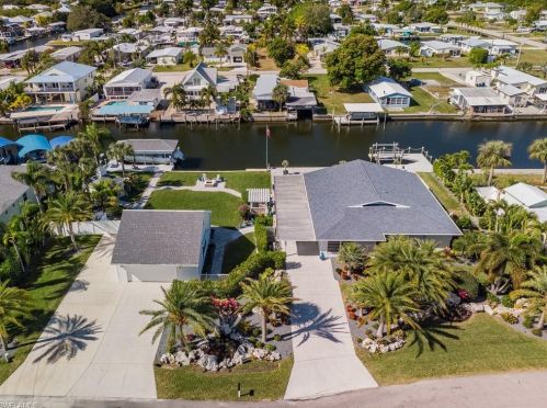 2823 8th Ave, Saint James City, FL 33956-2122