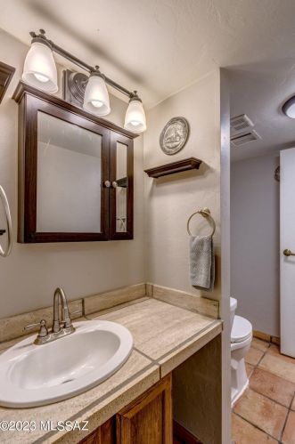 5032 Condor Dr, Tucson AZ  85742-9404 exterior