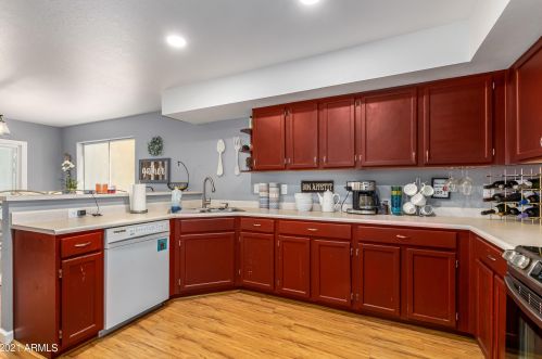 501 Sunrise Dr, Gilbert AZ  85233-6732 exterior