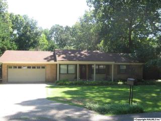 1904 Morningside Dr, Hartselle, AL 35640-4330