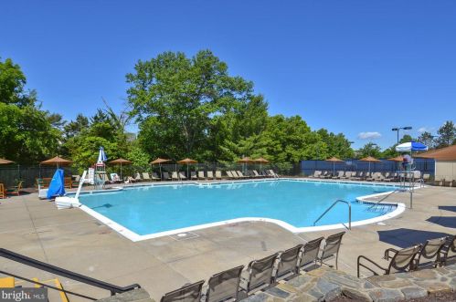 18285 Mullfield Village Ter, Leesburg VA  20176-7466 exterior