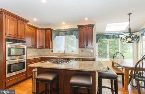 912 Victoria Ct, Downingtown PA  19335-4460 exterior