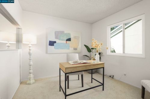 386 Camelback Rd, Concord, CA 94523-1357