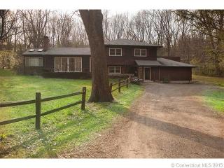 79 Meyers Rd, New Haven, CT 06524-3428